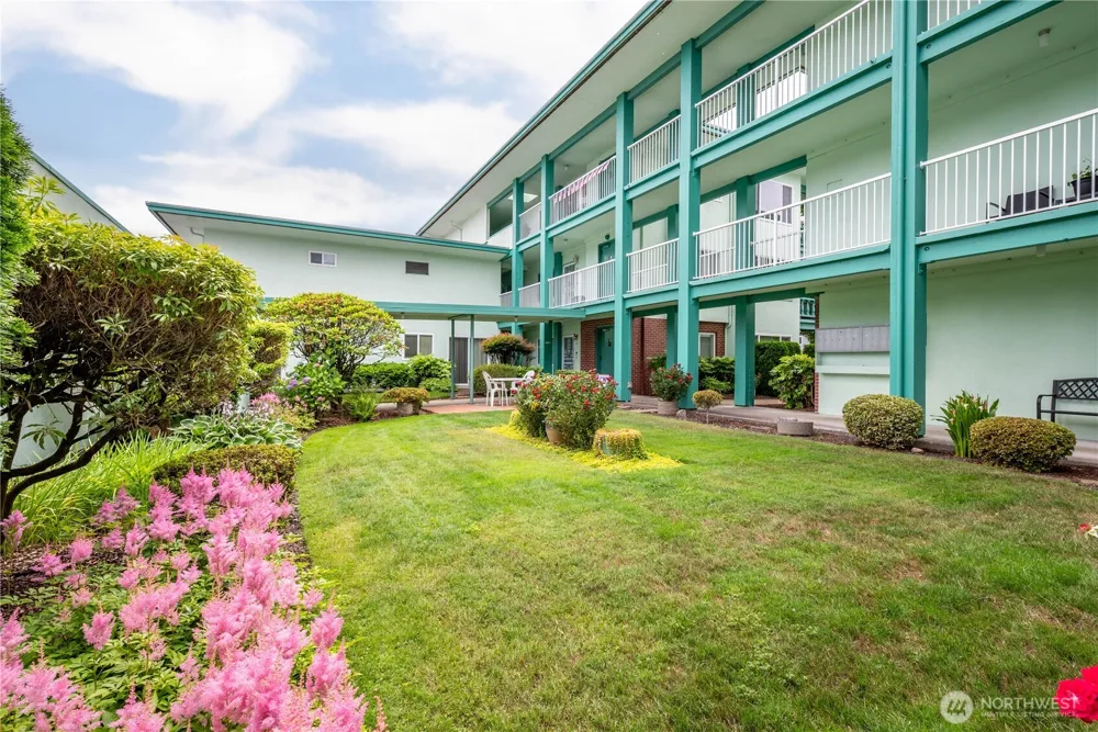 1408 20th Avenue #B-1 Longview, WA 98632
