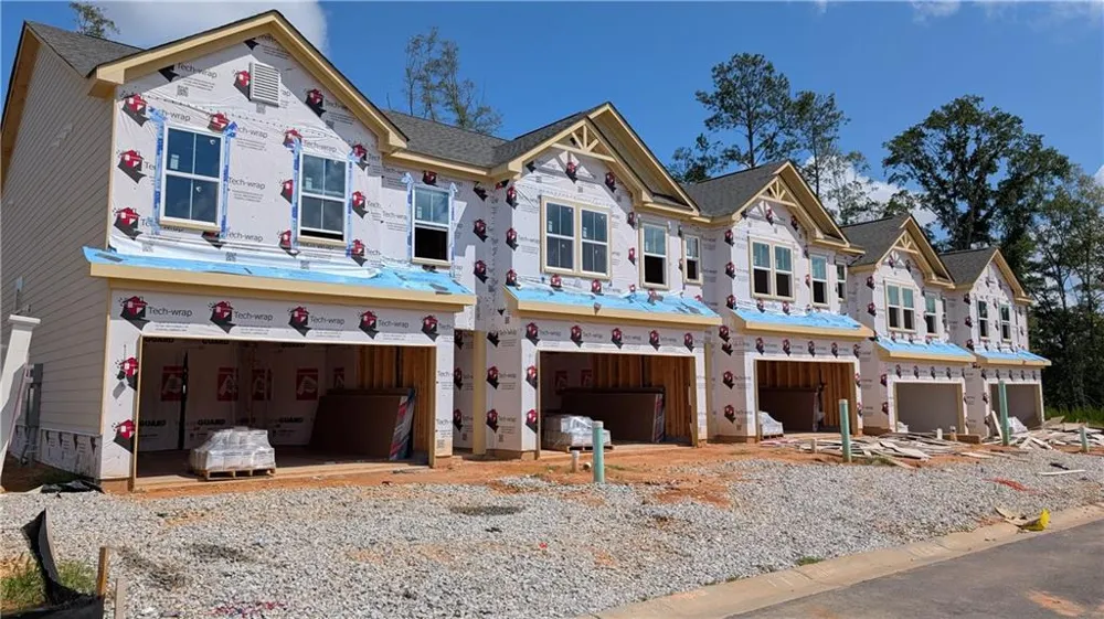 821 Leraes Way Loganville, GA 30052