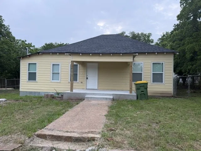 405 E Evans Street Hearne, TX 77859
