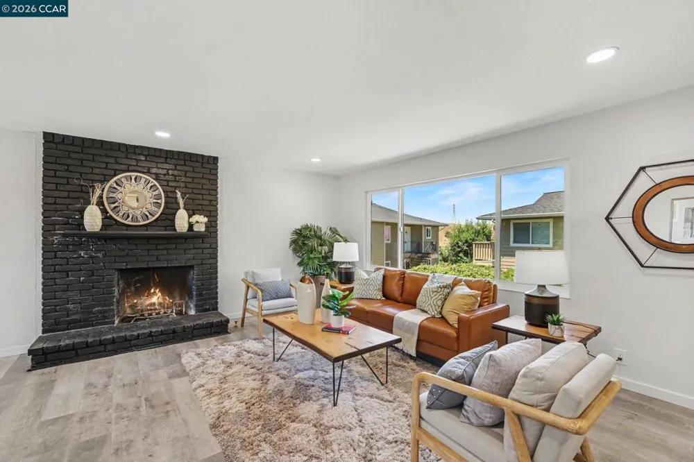 1965 Ascot Dr #6 Moraga, CA 94556