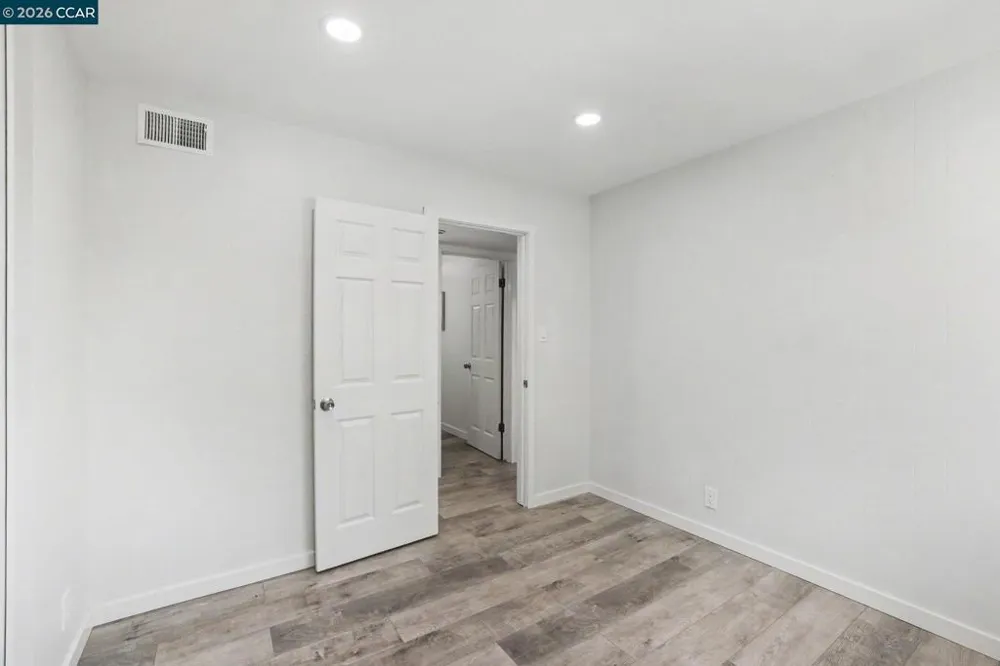 1965 Ascot Dr #6 Moraga, CA 94556