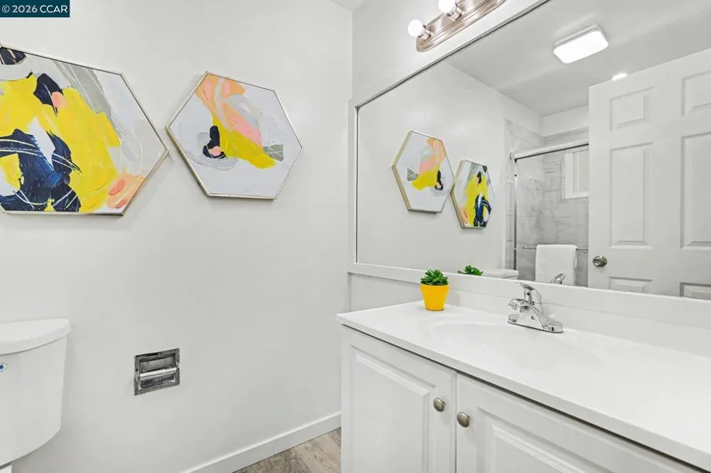 1965 Ascot Dr #6 Moraga, CA 94556