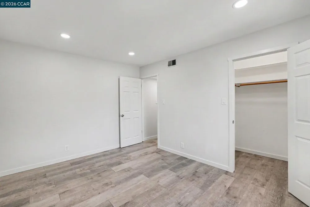 1965 Ascot Dr #6 Moraga, CA 94556
