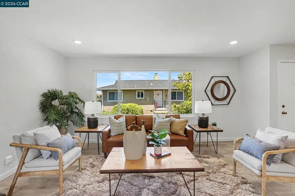 1965 Ascot Dr #6 Moraga, CA 94556
