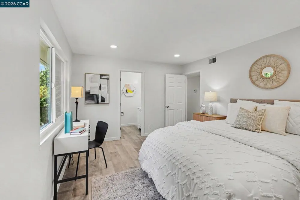 1965 Ascot Dr #6 Moraga, CA 94556