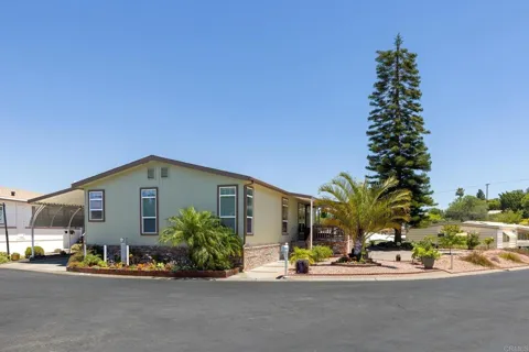 525 W El Norte Parkway #290