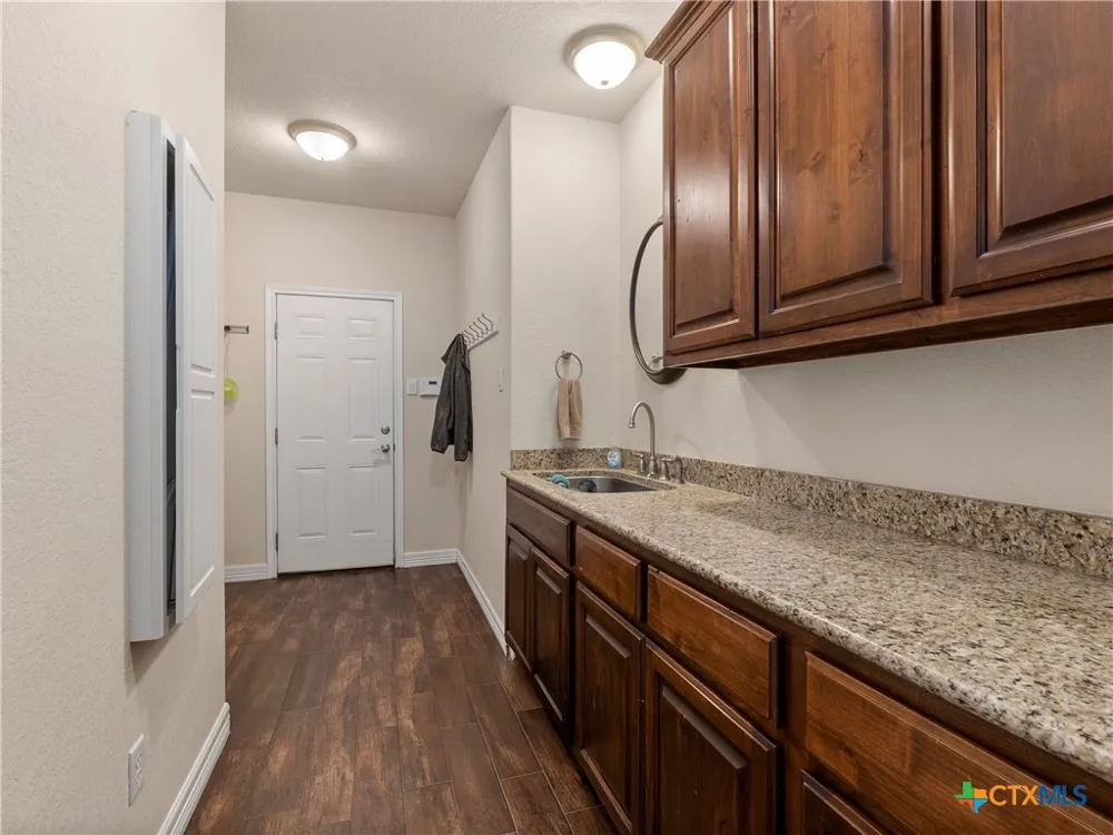 1041 Spanish Trail New Braunfels, TX 78132