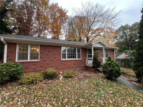 1184 Lamont Drive
