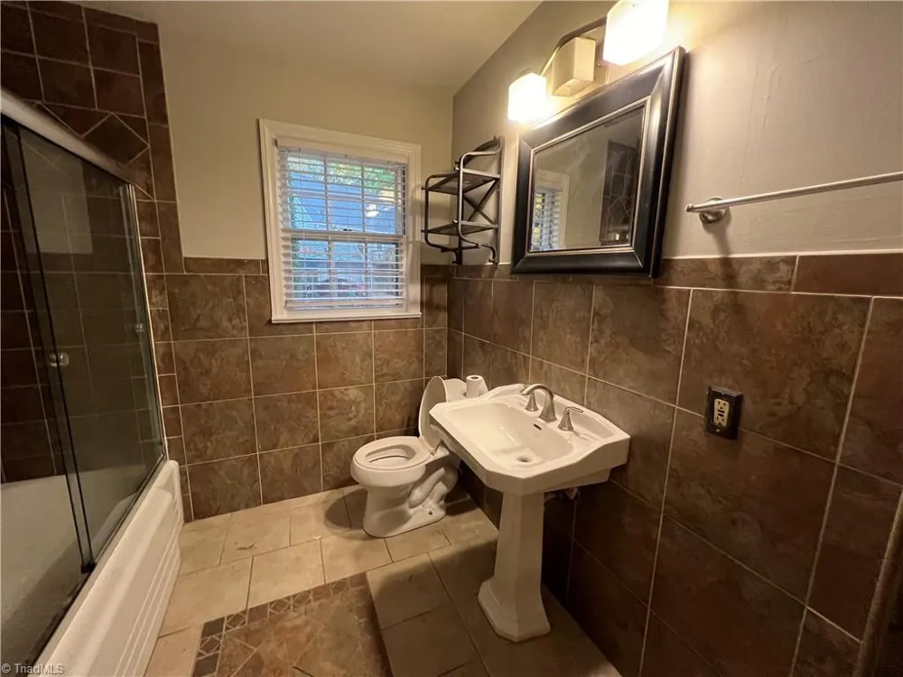 1184 Lamont Drive Winston-Salem, NC 27103