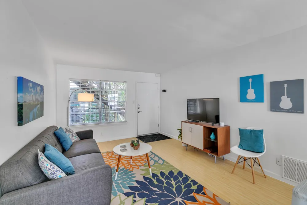 300 Crockett Street #210 Austin, TX 78704