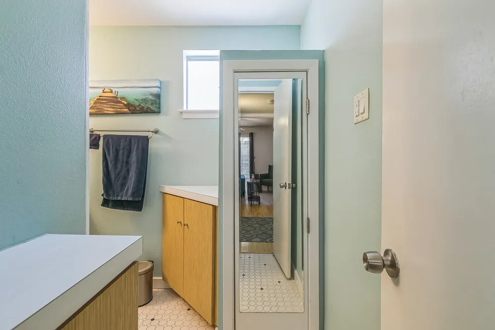 300 Crockett Street #210 Austin, TX 78704