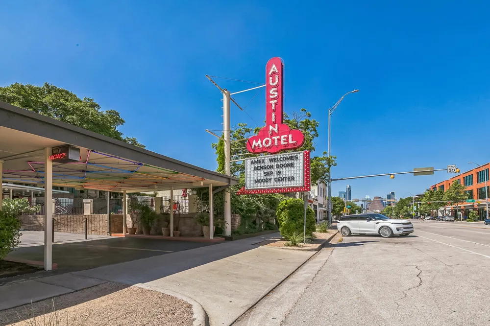 300 Crockett Street #210 Austin, TX 78704