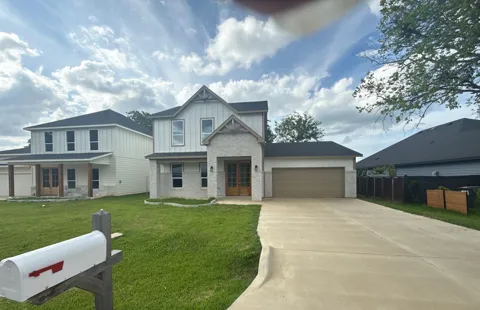 1997 Lakeview Drive