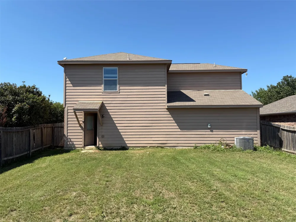 110 Cowpoke Court Newark, TX 76071
