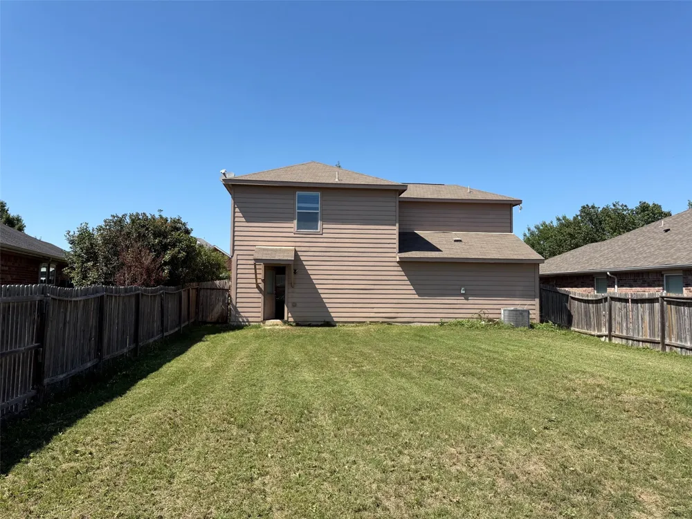 110 Cowpoke Court Newark, TX 76071