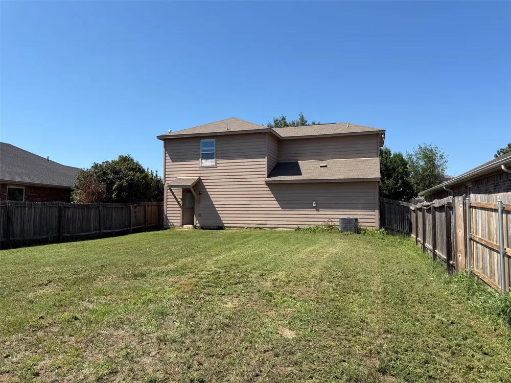 110 Cowpoke Court Newark, TX 76071