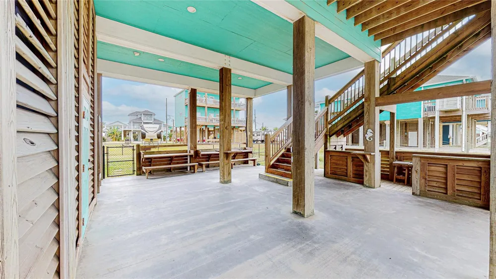 1969 Avenue J Crystal Beach, TX 77650