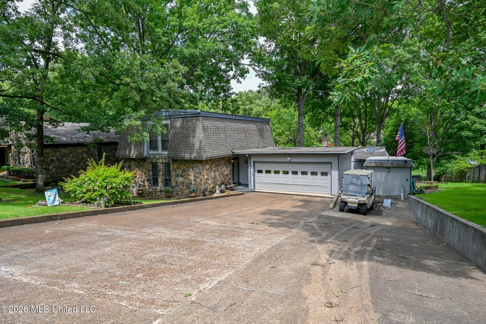 2401 Placid Cove Nesbit, MS 38651