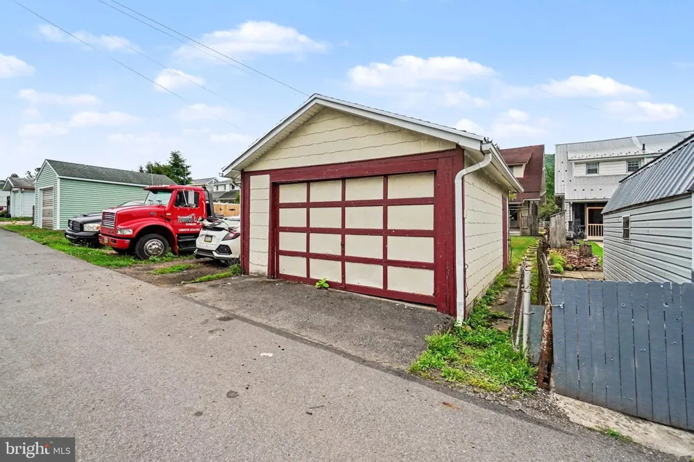 209 MAIN STREET Lykens, PA 17048