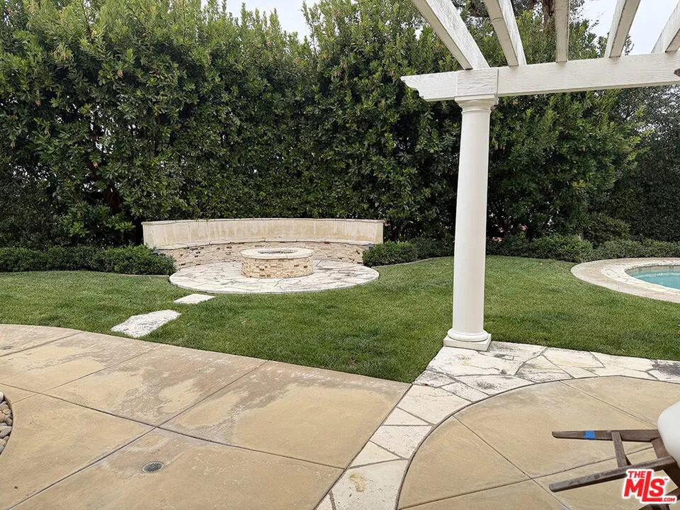 27 Horseshoe Lane Palos Verdes Peninsula, CA 90274