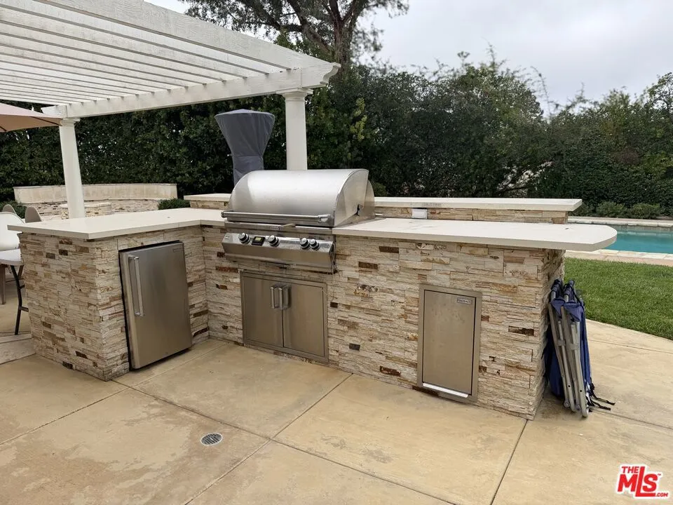27 Horseshoe Lane Palos Verdes Peninsula, CA 90274