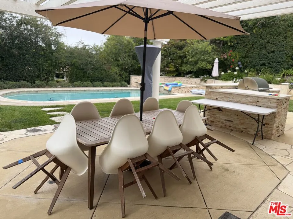 27 Horseshoe Lane Palos Verdes Peninsula, CA 90274