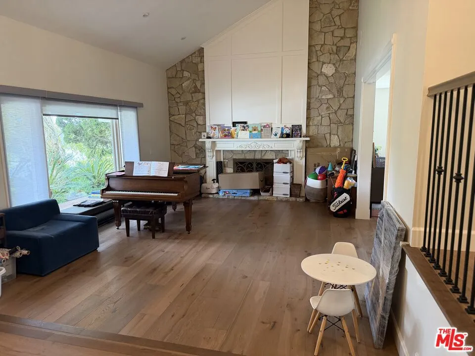 27 Horseshoe Lane Palos Verdes Peninsula, CA 90274