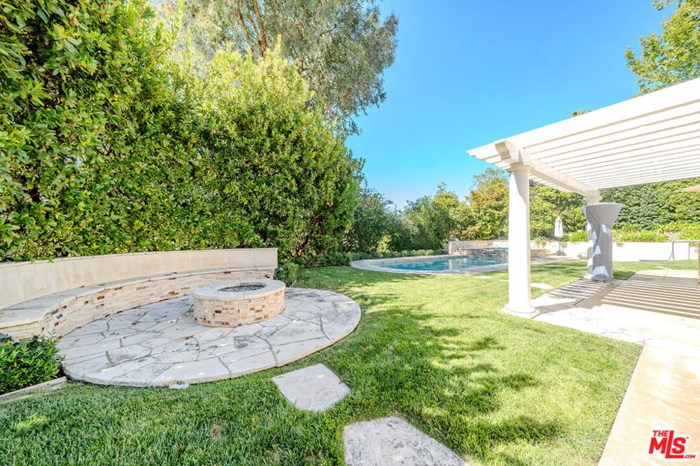 27 Horseshoe Lane Palos Verdes Peninsula, CA 90274