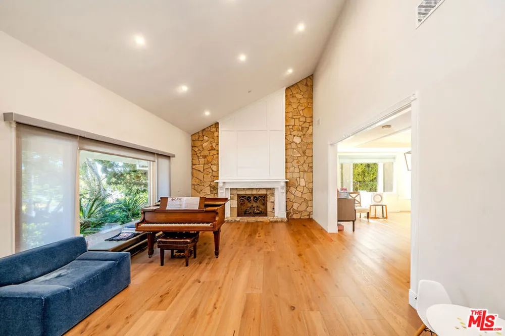 27 Horseshoe Lane Palos Verdes Peninsula, CA 90274