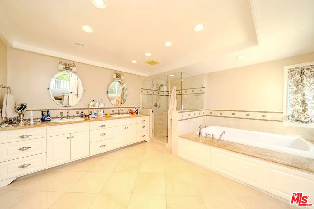 27 Horseshoe Lane Palos Verdes Peninsula, CA 90274