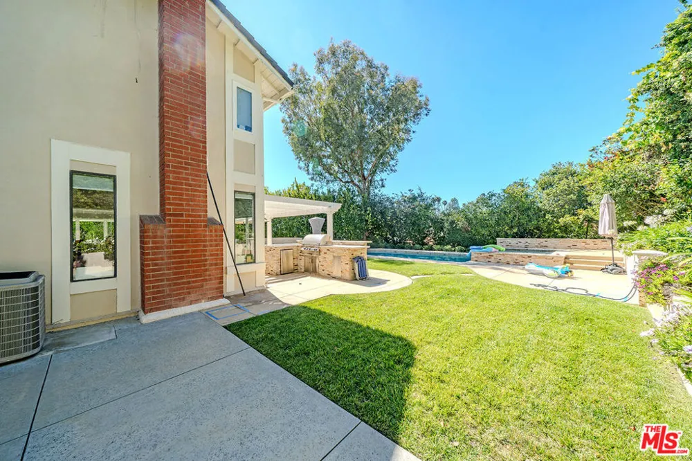 27 Horseshoe Lane Palos Verdes Peninsula, CA 90274