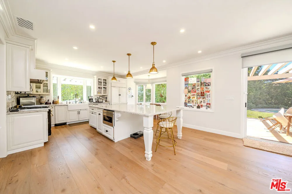 27 Horseshoe Lane Palos Verdes Peninsula, CA 90274