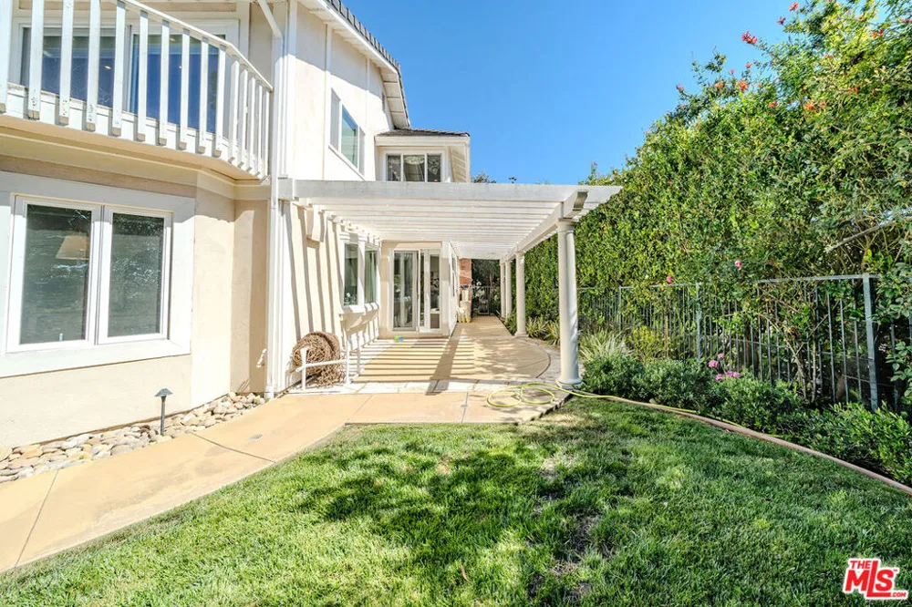 27 Horseshoe Lane Palos Verdes Peninsula, CA 90274