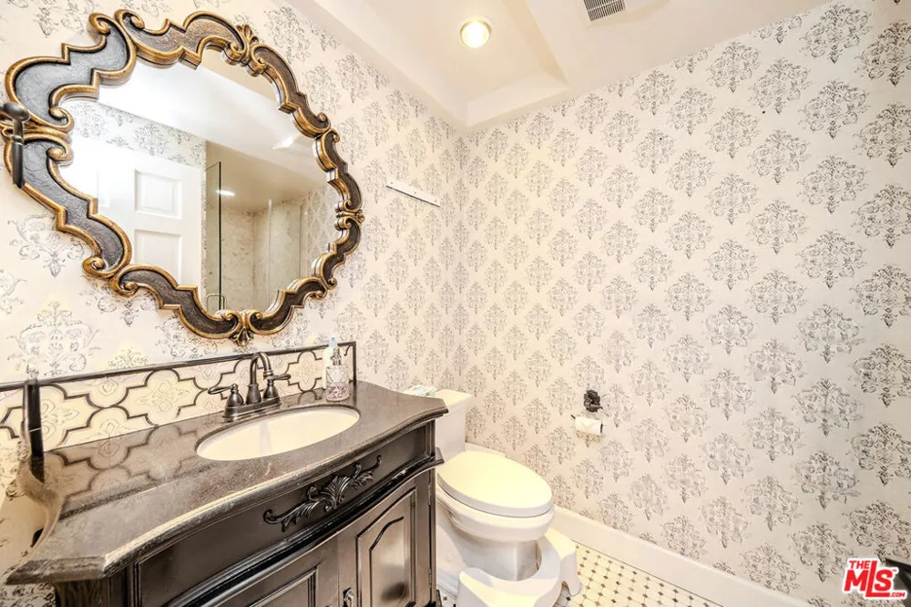 27 Horseshoe Lane Palos Verdes Peninsula, CA 90274