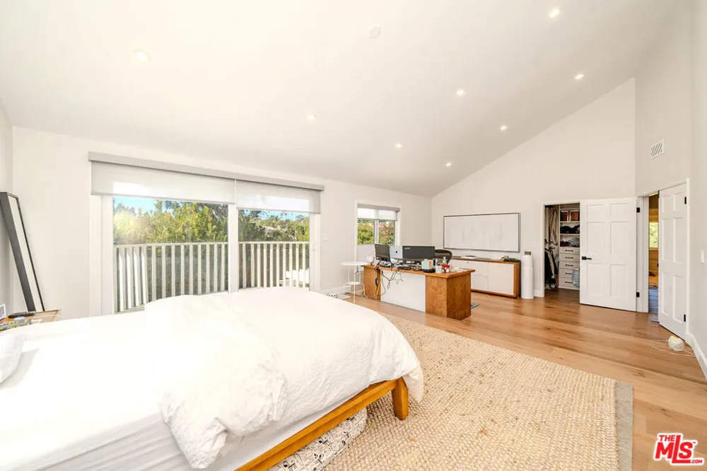 27 Horseshoe Lane Palos Verdes Peninsula, CA 90274