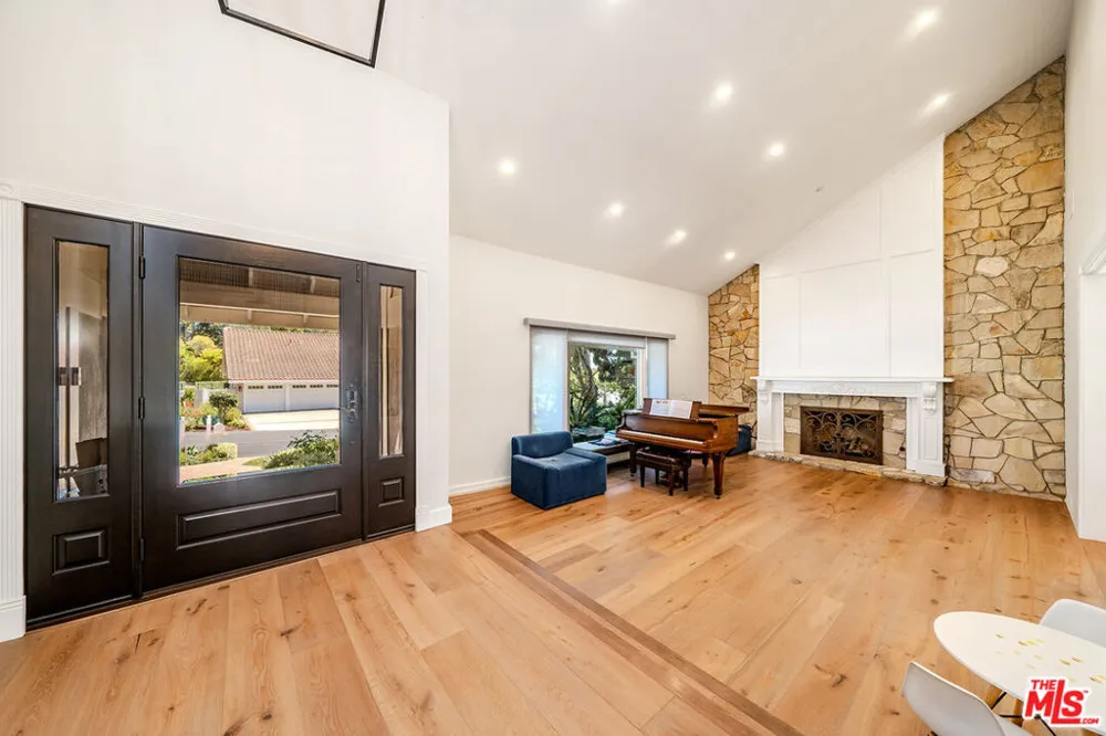 27 Horseshoe Lane Palos Verdes Peninsula, CA 90274