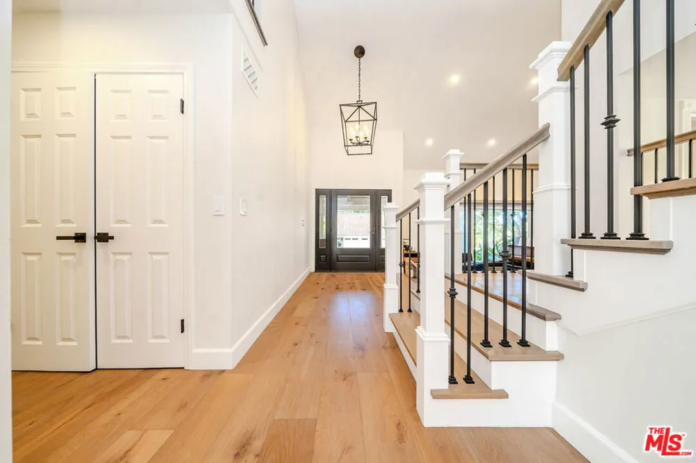 27 Horseshoe Lane Palos Verdes Peninsula, CA 90274