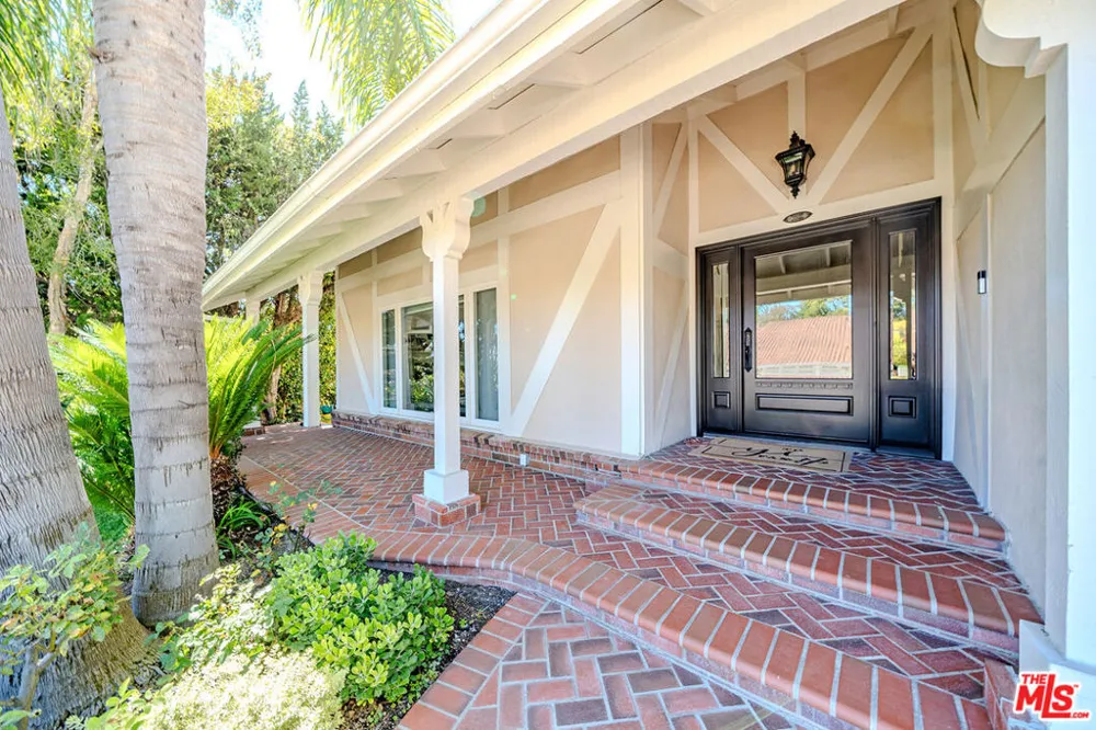 27 Horseshoe Lane Palos Verdes Peninsula, CA 90274