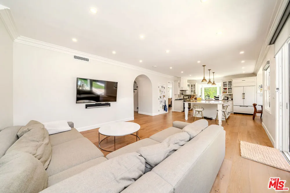 27 Horseshoe Lane Palos Verdes Peninsula, CA 90274