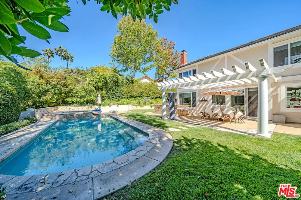 27 Horseshoe Lane Palos Verdes Peninsula, CA 90274