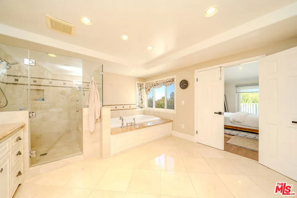 27 Horseshoe Lane Palos Verdes Peninsula, CA 90274