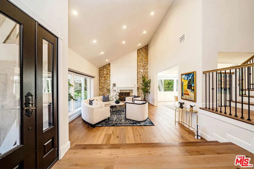 27 Horseshoe Lane Palos Verdes Peninsula, CA 90274