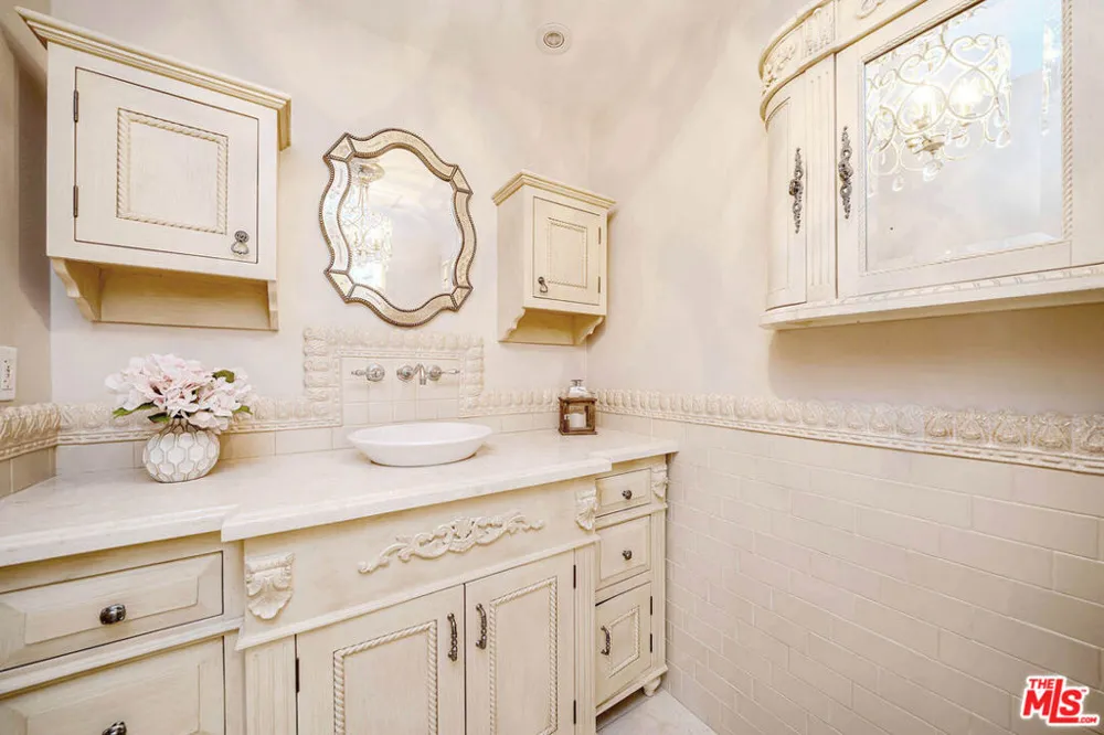 27 Horseshoe Lane Palos Verdes Peninsula, CA 90274