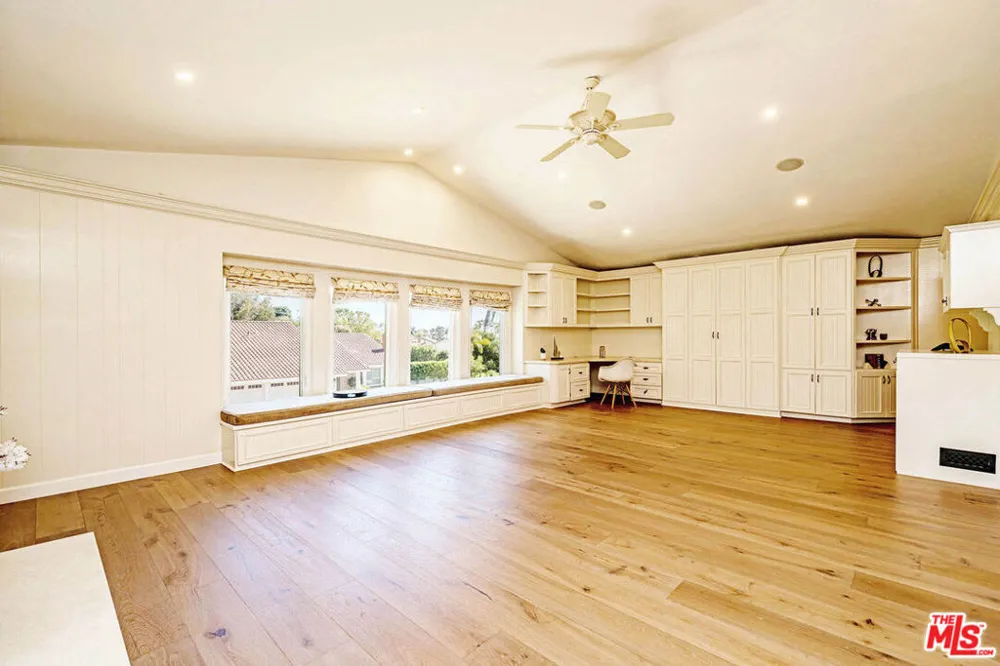 27 Horseshoe Lane Palos Verdes Peninsula, CA 90274