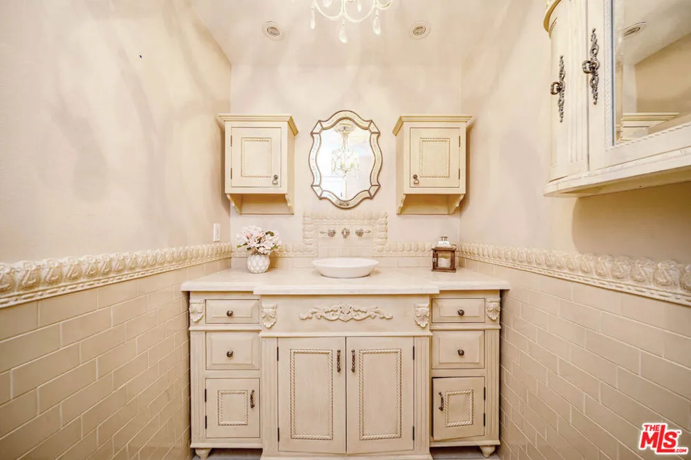 27 Horseshoe Lane Palos Verdes Peninsula, CA 90274