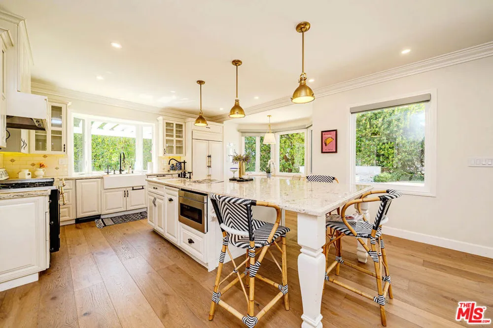 27 Horseshoe Lane Palos Verdes Peninsula, CA 90274