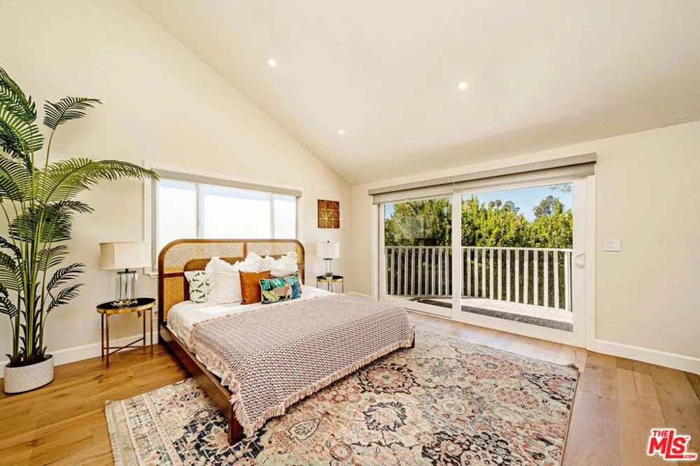 27 Horseshoe Lane Palos Verdes Peninsula, CA 90274