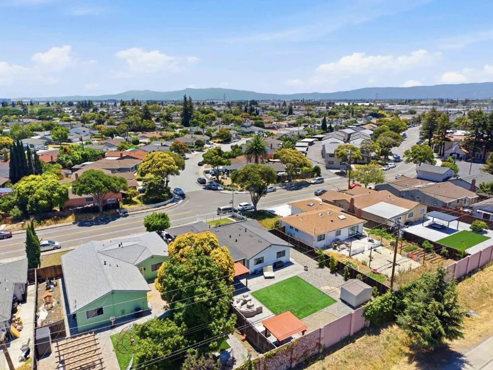 871 Clyde Avenue Santa Clara, CA 95054