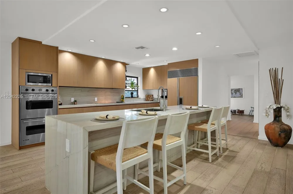 5801 SW 37th Ter Dania Beach, FL 33312