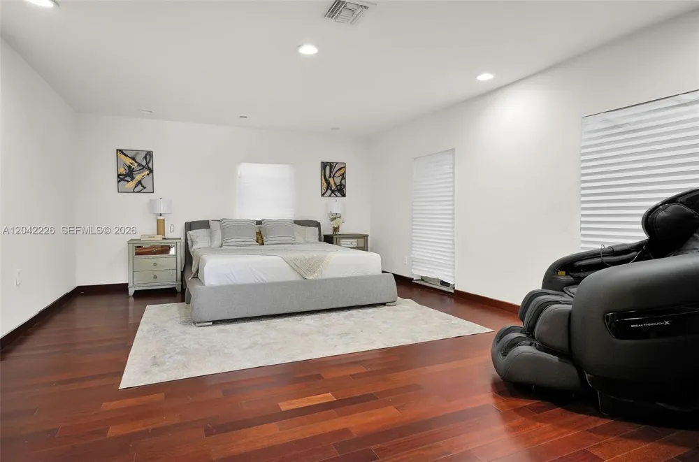 5801 SW 37th Ter Dania Beach, FL 33312